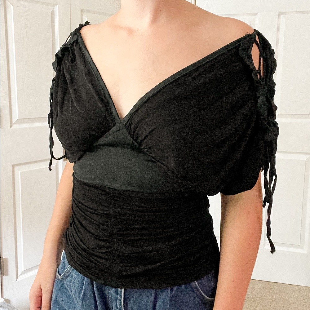 Bebe 🖤 Vintage XS Women’s Black Butterfly Tee w Ties Zipper and Fitted Waist